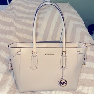Michael Kors cream tote bag. Used, like new.